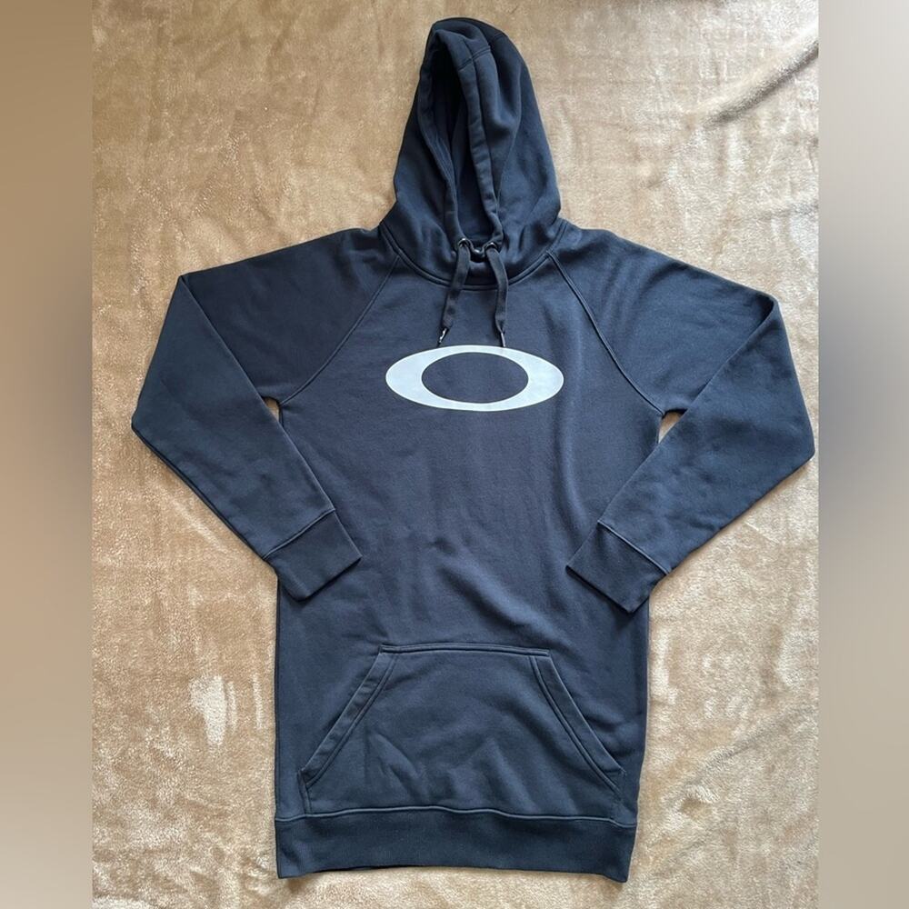 Oakley Women’s Long‎ Black Sweatshirt Size Small